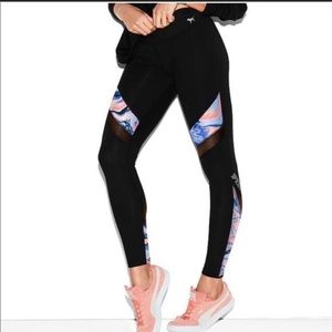 PINK Ultimate Reversible Leggings